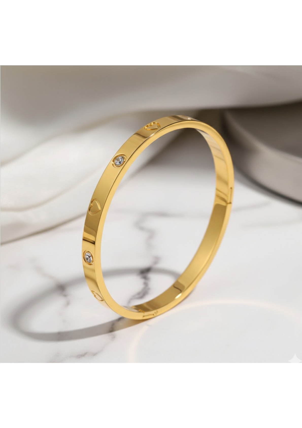 Stainless Steel Contemporary Gold Plated Love AD Anti-Tarnish Bracelet For Women - Image 4